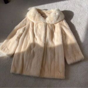 Luxurious Evan’s white Mink